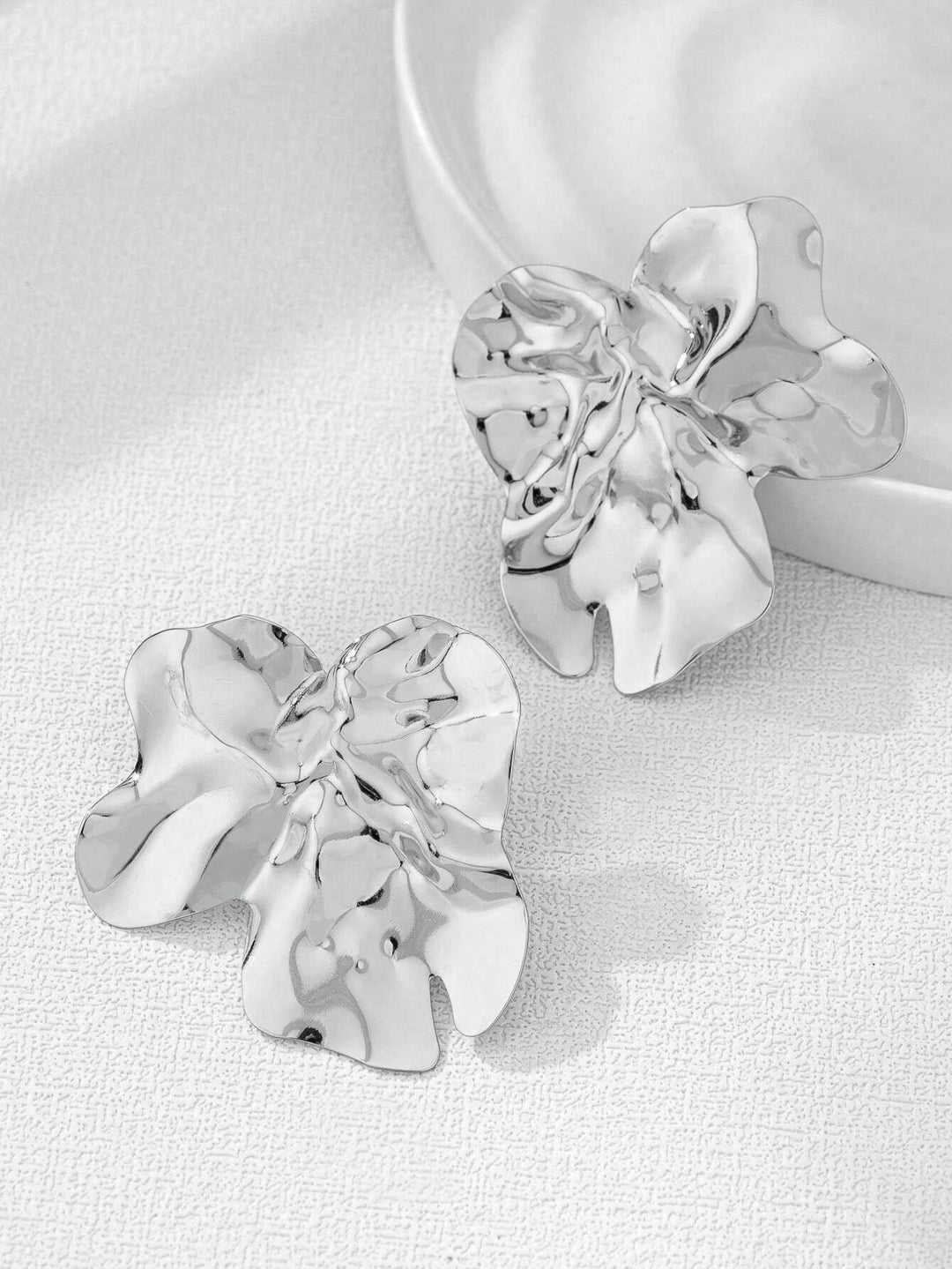 Geometric Chic Iron Stud Earrings for Women - Silver