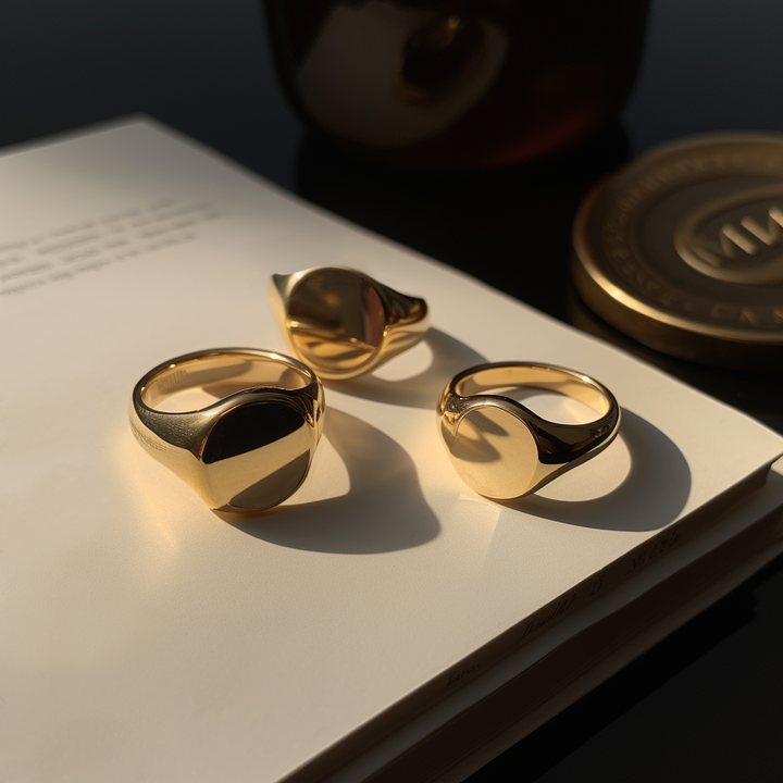 ROUND SIGNET RING
